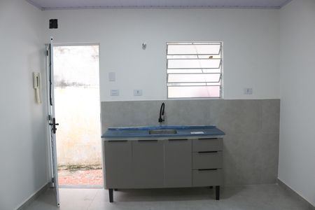 Sala e Cozinha Integrada de casa para alugar com 1 quarto, 30m² em Bom Retiro, São Paulo