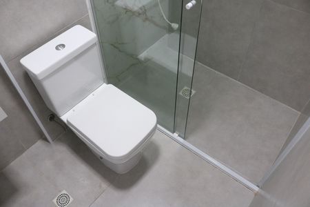 Banheiro de casa para alugar com 1 quarto, 30m² em Bom Retiro, São Paulo