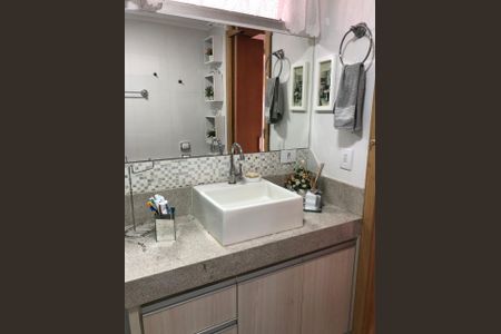 Apartamento para alugar com 76m², 2 quartos e 1 vagaBanheiro