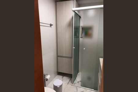 Banheiro de apartamento para alugar com 2 quartos, 76m² em Sumaré, São Paulo