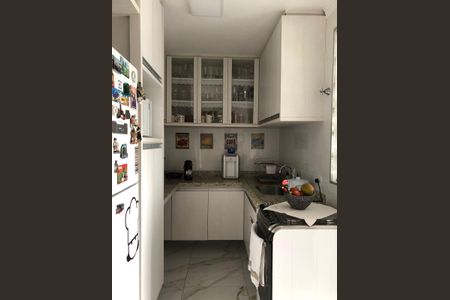 Cozinha de apartamento para alugar com 2 quartos, 76m² em Sumaré, São Paulo