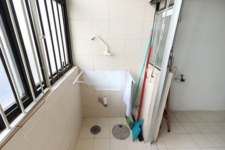 Apartamento à venda com 66m², 2 quartos e 1 vagaÁrea de Serviço