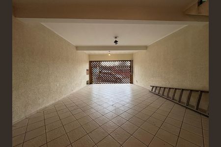 Garagem de casa para alugar com 3 quartos, 280m² em Parque Sao Rafael, São Paulo