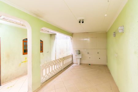 Área de Serviço de casa para alugar com 3 quartos, 280m² em Parque Sao Rafael, São Paulo