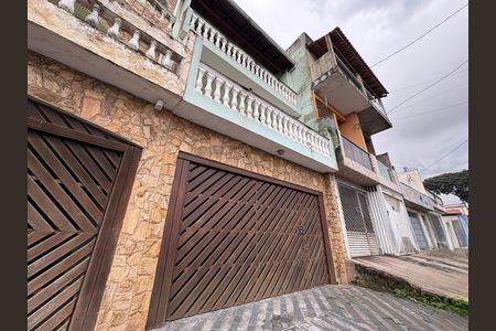 Fachada de casa para alugar com 3 quartos, 280m² em Parque Sao Rafael, São Paulo