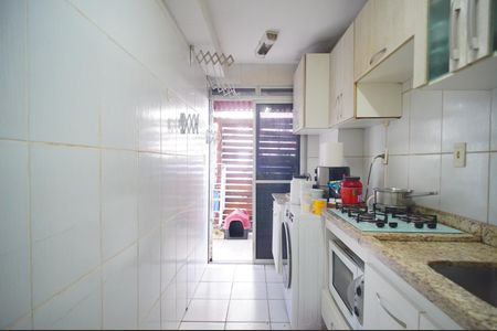 Cozinha de apartamento à venda com 2 quartos, 42m² em Santos Dumont, São Leopoldo