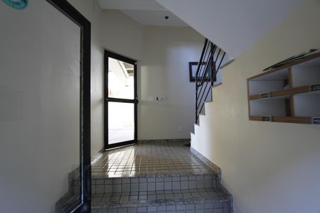 Hall de entrada de apartamento para alugar com 3 quartos, 120m² em Carlos Prates, Belo Horizonte