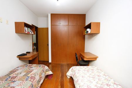 Apartamento para alugar com 120m², 3 quartos e 2 vagasQuarto 2