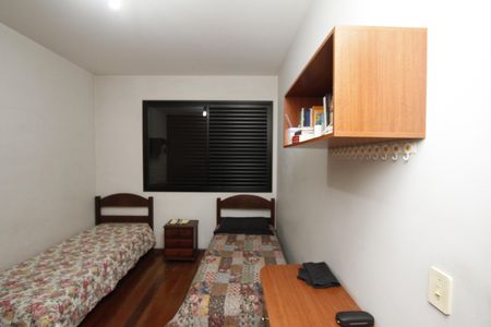 Apartamento para alugar com 120m², 3 quartos e 2 vagasQuarto 2
