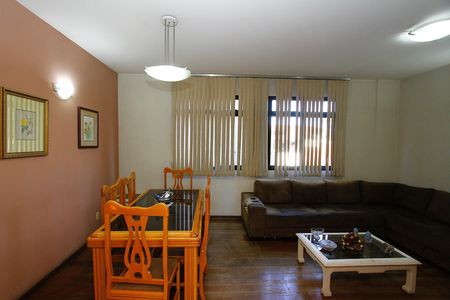 Sala de apartamento para alugar com 3 quartos, 120m² em Carlos Prates, Belo Horizonte