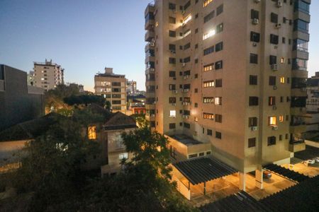 Vista do Quarto 2 de apartamento para alugar com 3 quartos, 89m² em Santana, Porto Alegre