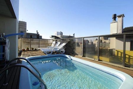 Apartamento para alugar com 3 quartos, 241m² em Jardim Itu, Porto Alegre