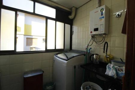 Apartamento para alugar com 241m², 3 quartos e 2 vagas