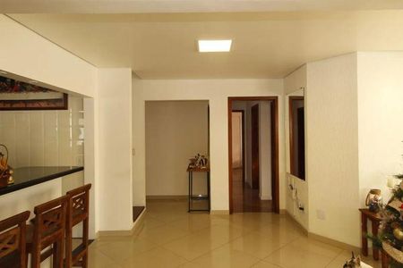 Apartamento para alugar com 241m², 3 quartos e 2 vagas