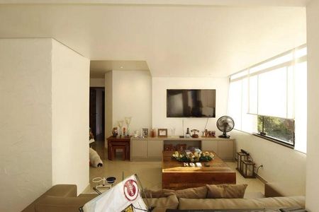 Apartamento para alugar com 241m², 3 quartos e 2 vagas