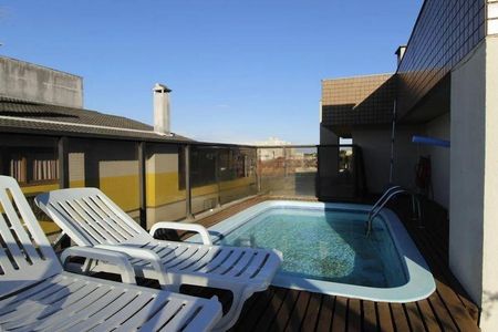 Apartamento para alugar com 241m², 3 quartos e 2 vagas