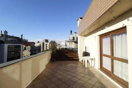 Apartamento para alugar com 241m², 3 quartos e 2 vagas