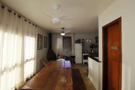 Apartamento para alugar com 241m², 3 quartos e 2 vagas