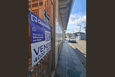 Casa à venda com 350m², 4 quartos e 3 vagas Casa à venda com 350m², 4 quartos e 3 vagasPlaca