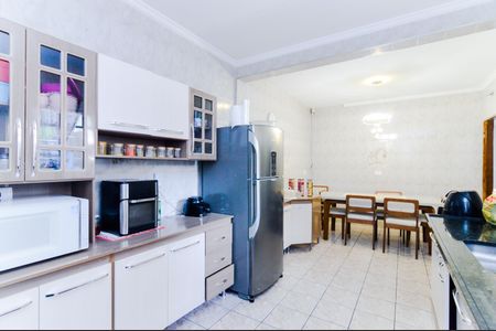 Casa à venda com 350m², 4 quartos e 3 vagasCozinha 
