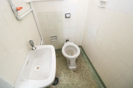 Apartamento para alugar com 265m², 4 quartos e 1 vaga Apartamento para alugar com 265m², 4 quartos e 1 vagaBanheiro de serviço