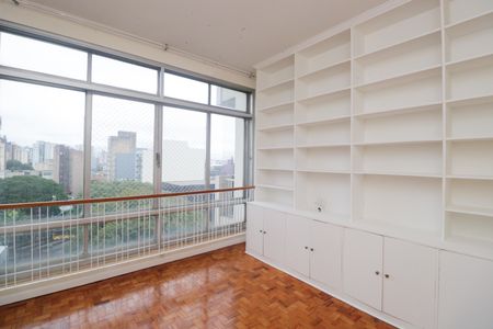 Apartamento para alugar com 265m², 4 quartos e 1 vaga Apartamento para alugar com 265m², 4 quartos e 1 vagaEscritório