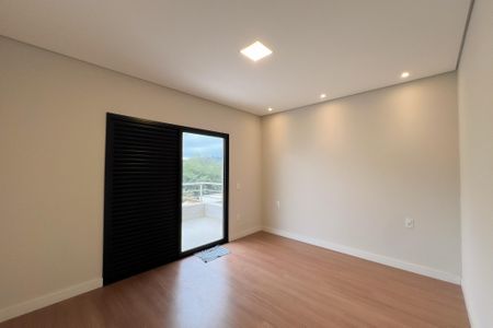 Casa de condomínio à venda com 320m², 3 quartos e 4 vagasSuíte 1