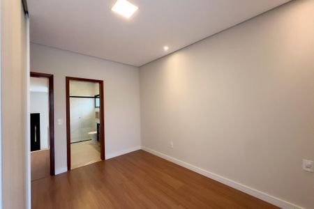 Casa de condomínio à venda com 320m², 3 quartos e 4 vagasSuíte 2