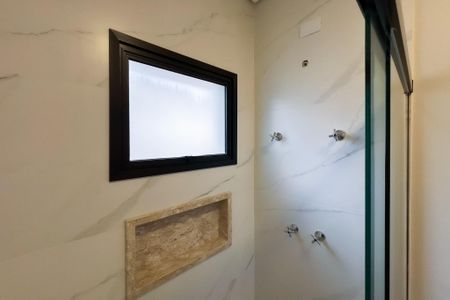 Casa de condomínio à venda com 320m², 3 quartos e 4 vagasBanheiro da Suíte 1