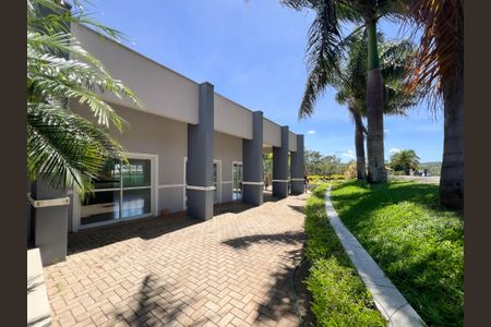 Casa de condomínio à venda com 320m², 3 quartos e 4 vagasÁrea comum - Salão de festas