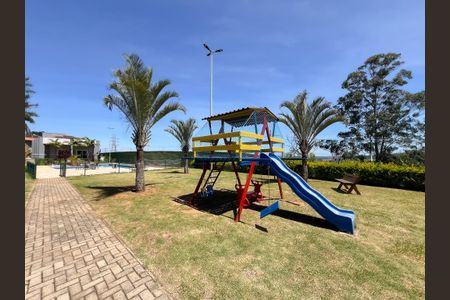 Casa de condomínio à venda com 320m², 3 quartos e 4 vagasÁrea comum - Playground