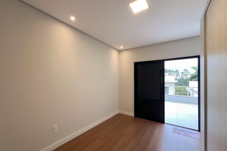 Casa de condomínio à venda com 320m², 3 quartos e 4 vagasSuíte 2