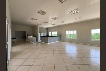 Casa de condomínio à venda com 320m², 3 quartos e 4 vagasÁrea comum - Salão de festas