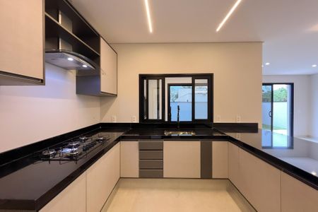 Casa de condomínio à venda com 320m², 3 quartos e 4 vagasCozinha