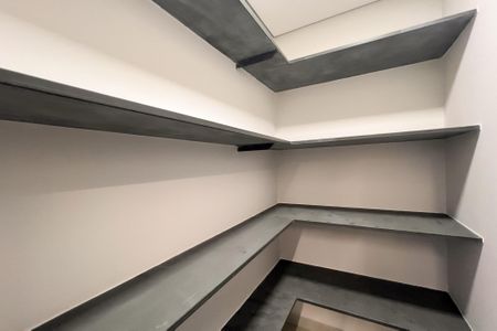 Casa de condomínio à venda com 320m², 3 quartos e 4 vagasDespensa