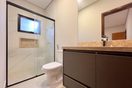 Casa de condomínio à venda com 320m², 3 quartos e 4 vagasBanheiro da Suíte 3