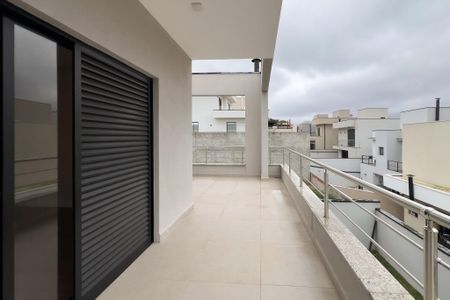 Casa de condomínio à venda com 320m², 3 quartos e 4 vagasVaranda da Suíte 1
