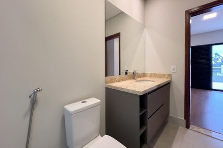 Casa de condomínio à venda com 320m², 3 quartos e 4 vagasBanheiro da Suíte 2