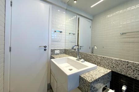 Banheiro da Suíte 1 de apartamento à venda com 2 quartos, 88m² em Lourdes, Belo Horizonte