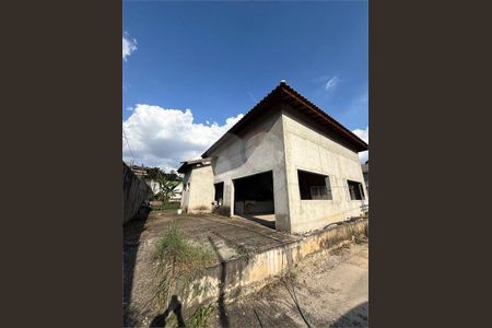 Casa à venda com 4 quartos, 300m² em Interlagos, São Paulo