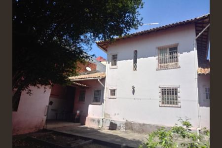 Casa à venda com 274m², 3 quartos e 2 vagas