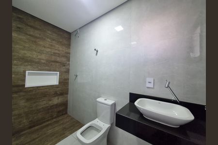 Casa de condomínio à venda com 200m², 3 quartos e 4 vagasBanheiro