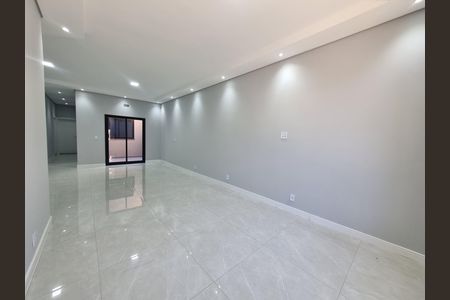 Sala de casa de condomínio à venda com 3 quartos, 200m² em Lenheiro, Valinhos