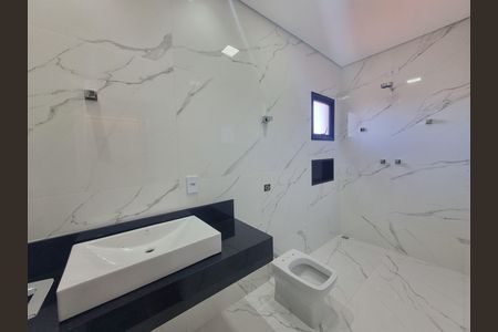 Casa de condomínio à venda com 200m², 3 quartos e 4 vagasBanheiro