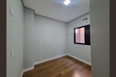Casa de condomínio à venda com 200m², 3 quartos e 4 vagasQuarto