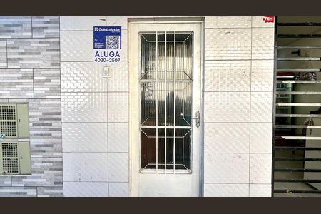 Placa instalada na fachada do imóvel de casa para alugar com 5 quartos, 220m² em Jardim Iv Centenario, Guarulhos