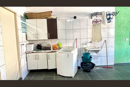 Casa para alugar com 220m², 5 quartos e sem vaga Casa para alugar com 220m², 5 quartos e sem vagaÁrea de Serviço