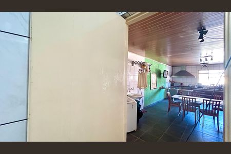 Casa para alugar com 220m², 5 quartos e sem vaga Casa para alugar com 220m², 5 quartos e sem vagaBanheiro 1