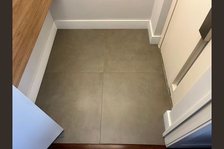 Apartamento para alugar com 172m², 3 quartos e 2 vagas Apartamento para alugar com 172m², 3 quartos e 2 vagasHall de entrada
