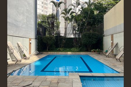 Apartamento para alugar com 172m², 3 quartos e 2 vagas Apartamento para alugar com 172m², 3 quartos e 2 vagasÁrea comum - Piscina